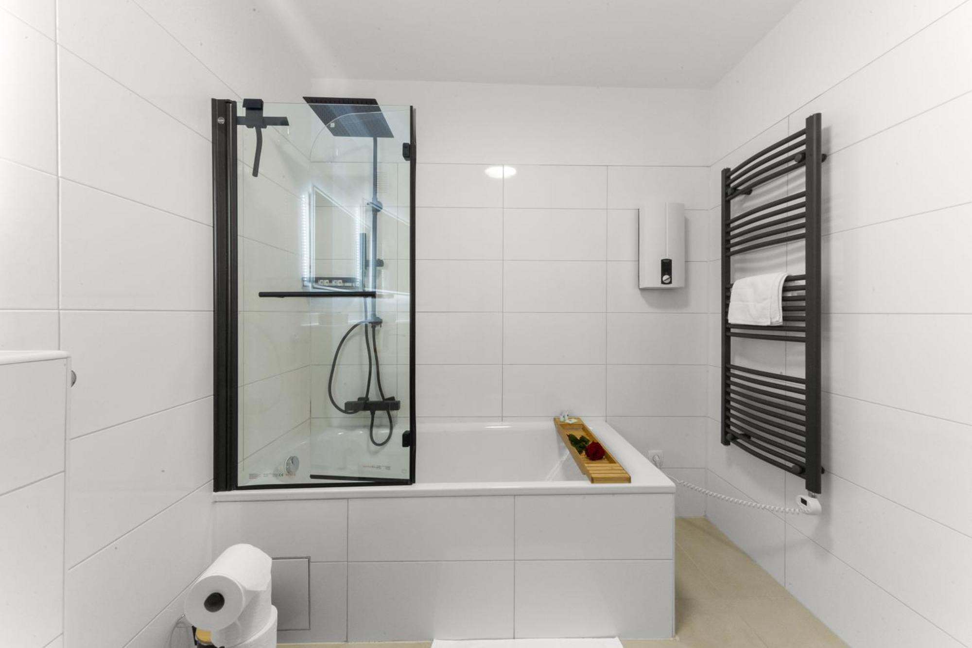 Vinful: Premium-Apartment Mit Balkon Und Parkplatz 뮬하임안더루 외부 사진